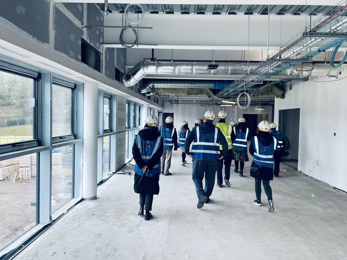 Thank you to those parents/carers @BassalegSchool1 who invested time to visit Adeilad Balch @bassalegbuild today as part of @WillmottDixon #OpenDoors23 project. Continued thanks to @tmillard85 for guiding us through the site #believingandbelonging 🦌