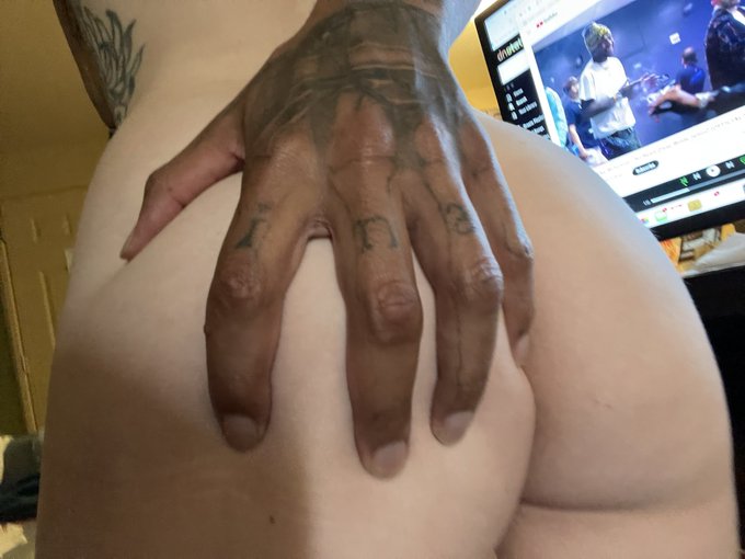 Hey #austin 👋🏼   Im in town for a few more days 💜  Wanna see me? Links below 👇🏼  Wanna watch my videos<a href="/tag/austin"class="tags">#austin</a><a href="/tag/sxsw"class="tags"><span>#sxsw</span></a><a href="/tag/sxsw2023"class="tags"><span>#sxsw2023</span></a>