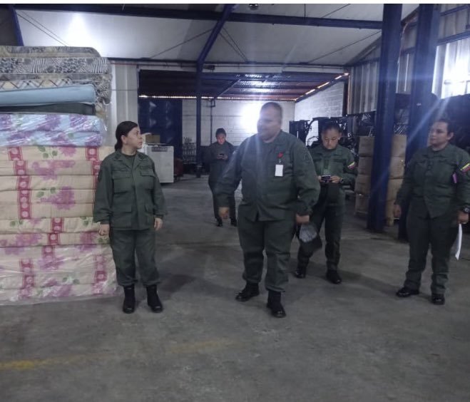 bladimirguerra8's tweet image. #15Mar Visita de comisión inspectora de la @CONGEFANB a la #DireccionDeIntendencia @CeofanbColop @libertad003 verificando in situ Alto Espíritu de trabajo y abnegación de servicio de hombres y mujeres #Logisticos #SomosCOLOP #SomosApoyoOportuno