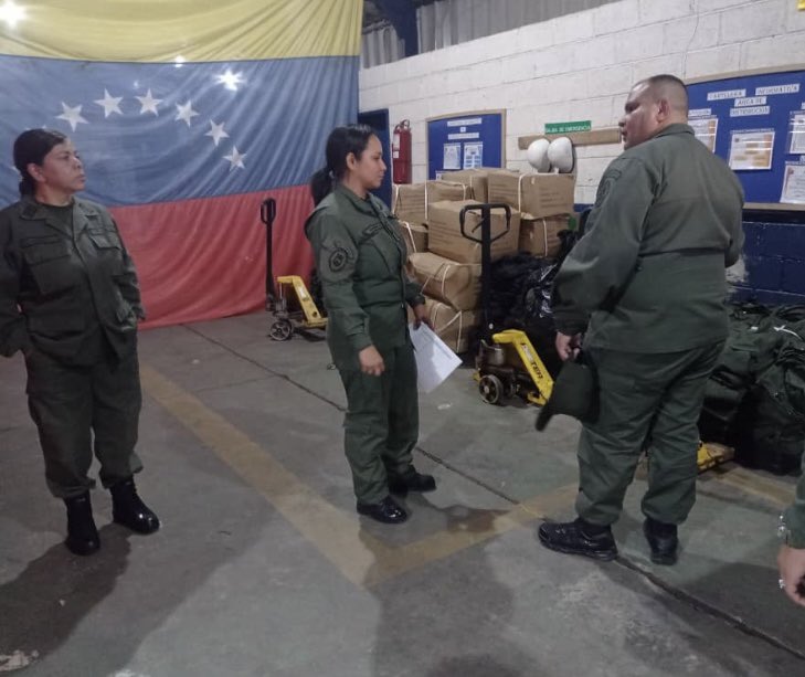 bladimirguerra8's tweet image. #15Mar Visita de comisión inspectora de la @CONGEFANB a la #DireccionDeIntendencia @CeofanbColop @libertad003 verificando in situ Alto Espíritu de trabajo y abnegación de servicio de hombres y mujeres #Logisticos #SomosCOLOP #SomosApoyoOportuno