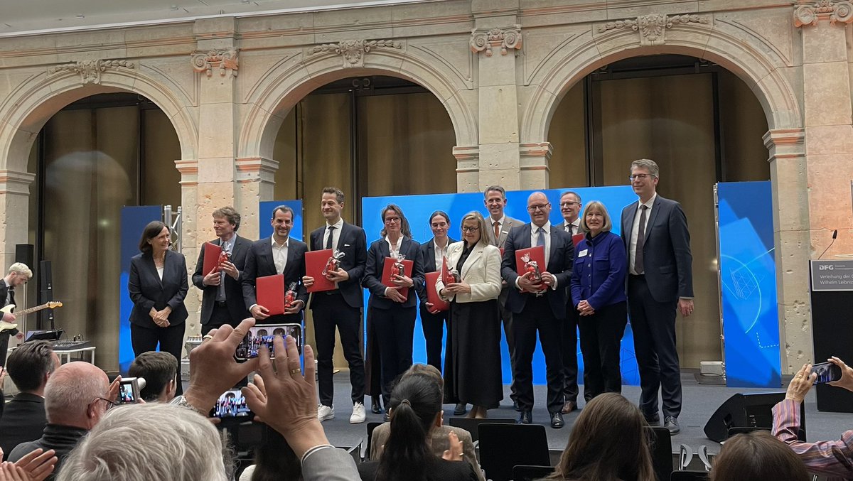 Congratulations <a href="/fabian_theis/">Fabian Theis</a> on this prestigious recognition- well deserved and paving the way for new discoveries 💡👏🏻 #leibnizpreis #DFG