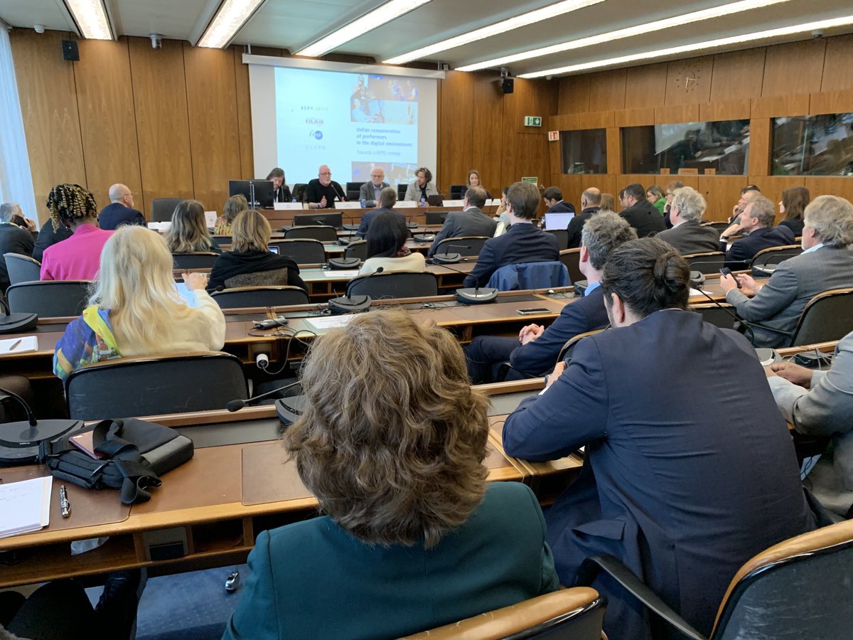 fim_musicians's tweet image. Performers&apos; panel at ⁦@WIPO⁩ this evening. &quot;A remuneration right is needed if we want artists to stay in the industry&quot; says Horace Trubridge (UK) #FixStreaming ⁦@aepoartis⁩ ⁦@SCAPRorg⁩ ⁦@FIL_AIE⁩
