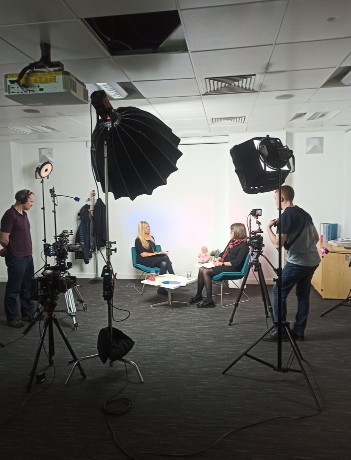 NESnmahp tweet media