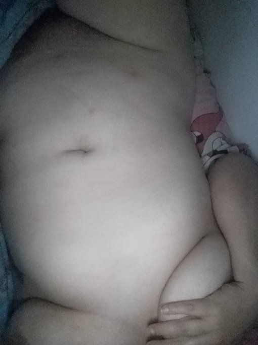 Alguien  que quieras comerme? https://t.co/U1sh24YxY2