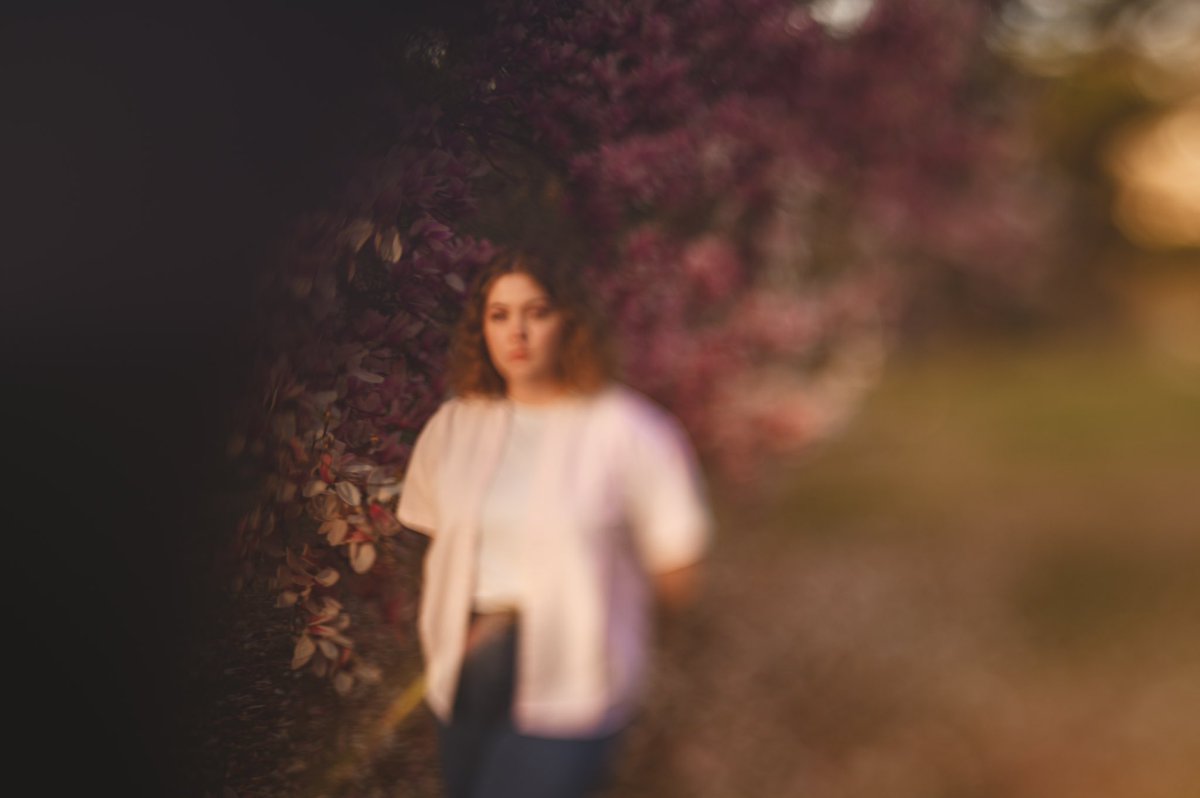 reminder that twenty forever is out this friday!!! presave it or be square 

distrokid.com/hyperfollow/em…