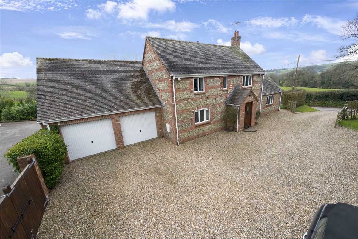 DomvsProperties's tweet image. Is this the perfect family home? 🏡

✅ Ansty, Dorset
✅ Offers Over £725,000
✅ Direct Views of Bulbarrow Hill
✅ 3 Bedrooms Plus Loft Room on First Floor

domvs.co.uk/property/ansty…

#DreamHome #FamilyHome #3Bed #Detached #EstateAgents #Dorset