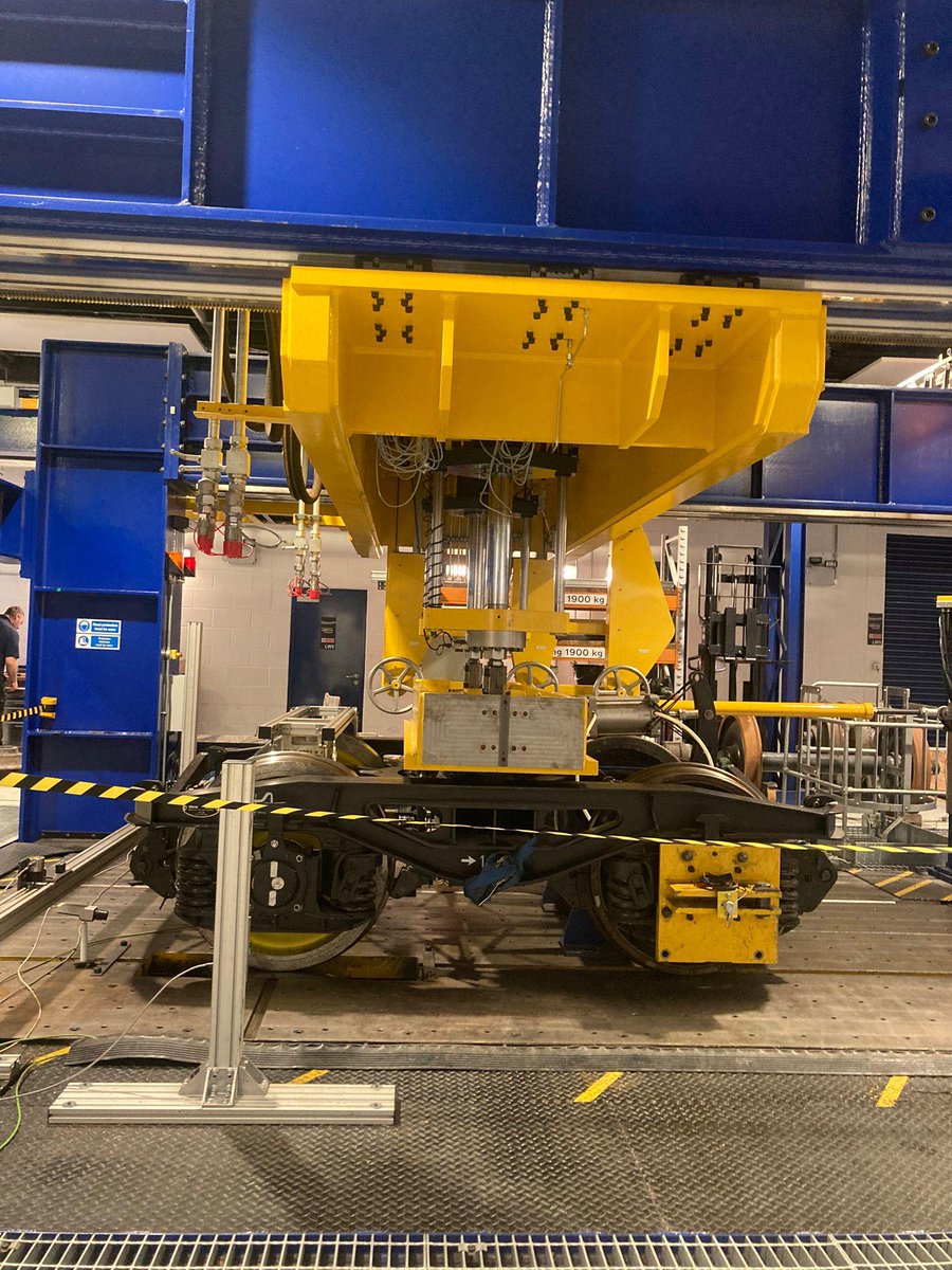 _elevenagency's tweet photo. When worlds collide!🌎 We filmed a collaborative project with 2 of our clients, @networkrail and @HuddersfieldUni, last week! The Institute of Railway Research have been developing a more reliable track lubrication measurement system using ultrasonic technology! 🚂 @Tribosonics https://t.co/kGnJhhgQOm