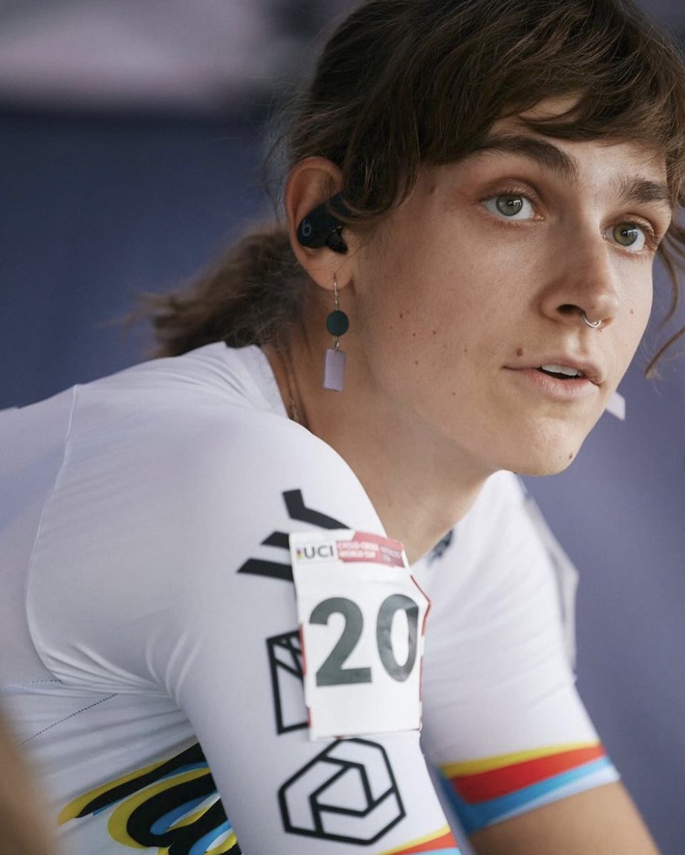 i_heart__bikes's tweet photo. Hannah Arensman -- a fierce and skilled young cyclocross racer -- leaves the sport because of her experience spending the 2022 season racing against these men: Austin Killips and Jenna (James/Jimmy) Lingwood. 

When does this end, @usacycling &amp; @UCI_cycling? 

#SaveWomensSports https://t.co/fx15CQAj5g