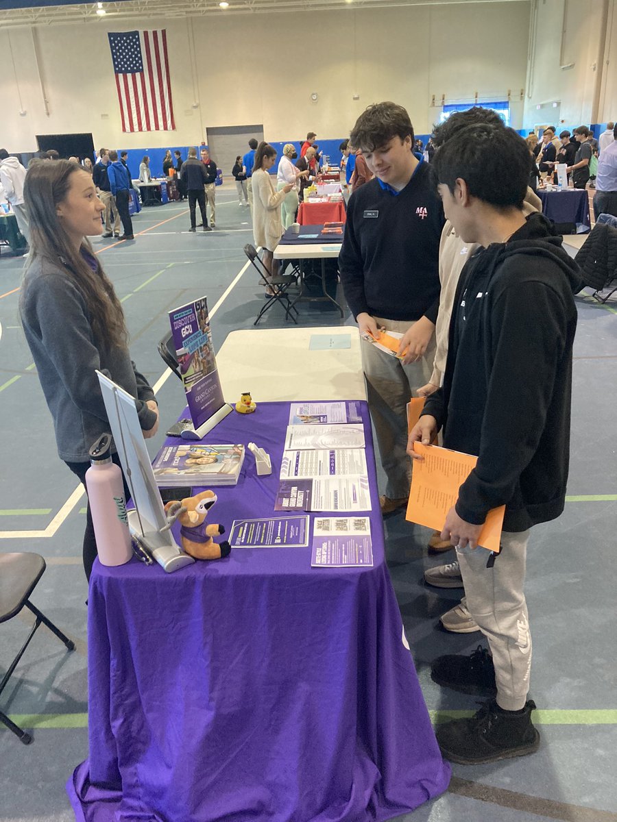 marmionacademy's tweet photo. Today Marmion held its annual college fair. Students were able to explore over 74 colleges and universities. Thank you to all schools able to attend, and a special thanks goes out to Coach Thorpe for putting this together! #marmionadvantage https://t.co/raiSK65mAH
