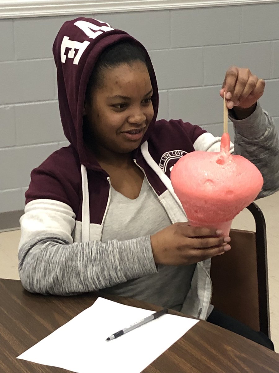 CCPSVirtual's tweet photo. If your VLA student is missing in-person learning days they are missing out on a variety of learning and hands-on experiences. I see some future scientists in the bunch!  #vla #ccpsvla #onlinelearning #kyonlinelearning #ccps https://t.co/BvnyaiBlGk