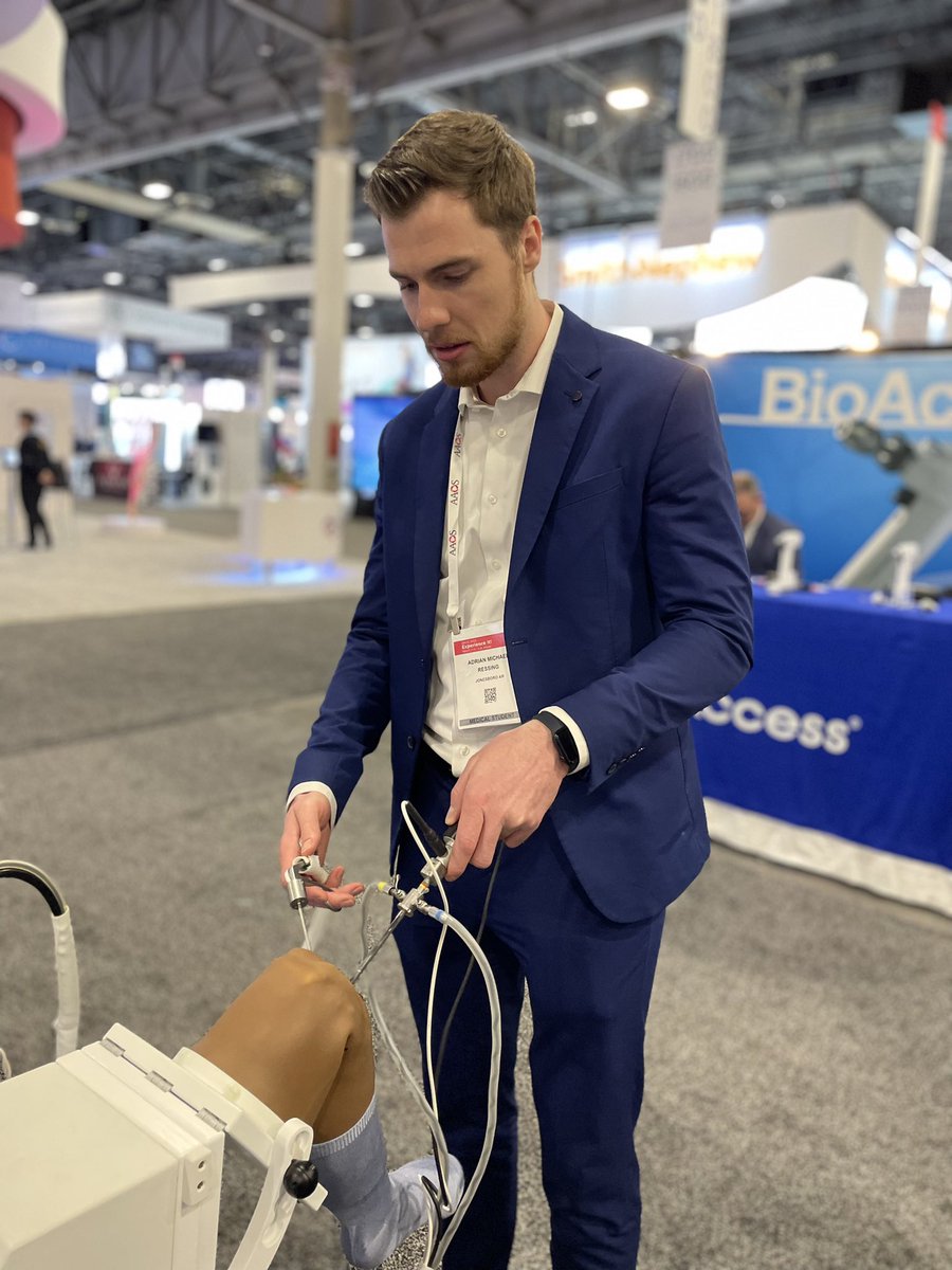 ressing_adrian's tweet photo. Had a great time attending my first #AAOS2023 conference. The medical student program was very helpful and it was a good opportunity to interact with fellow medical students and program directors. Look forward to attending many more in the future. #orthotwitter https://t.co/mvblywkXQ3