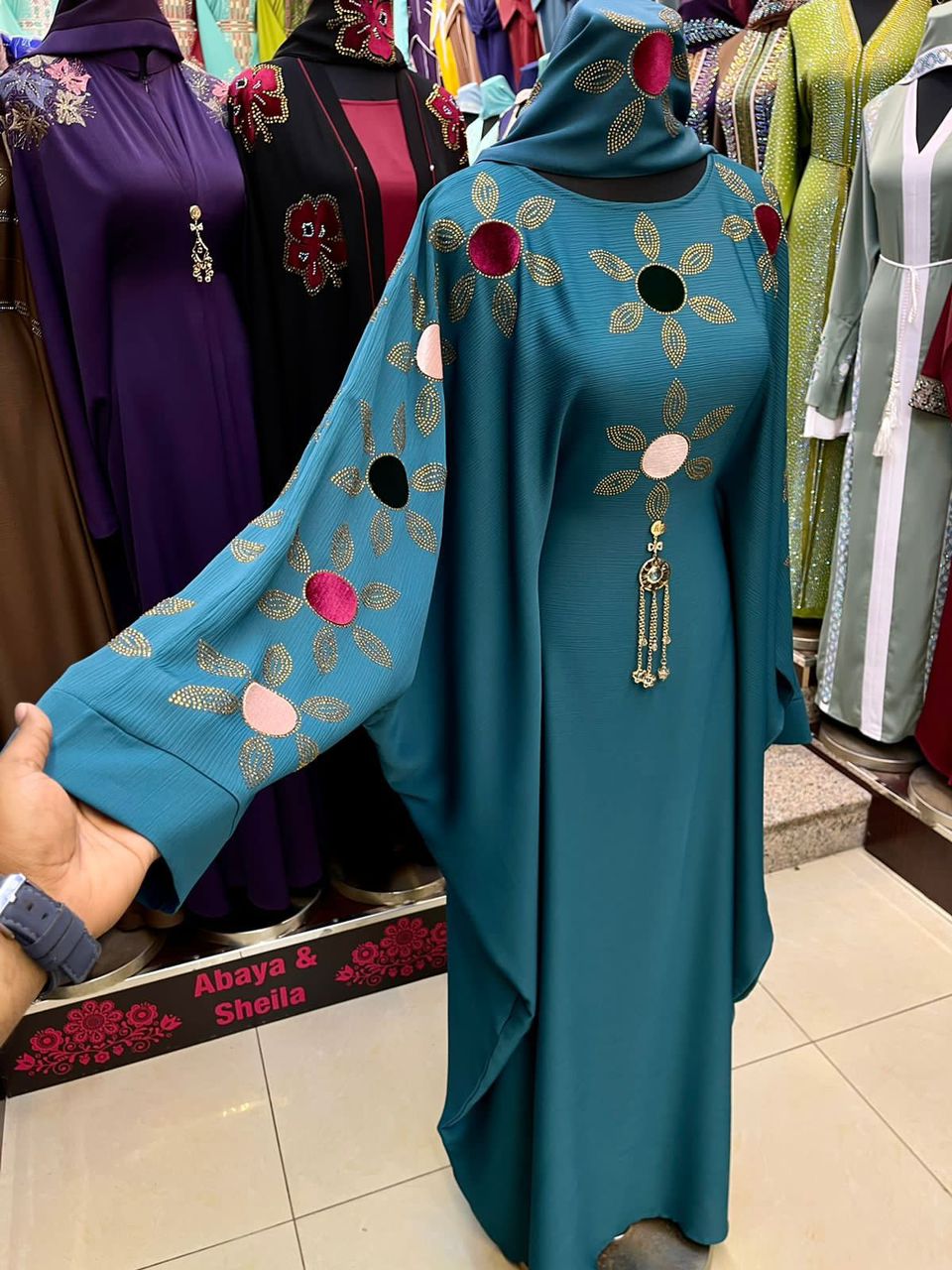 Sabr on X You ll look good in these styles of abaya. Spice up your Richie Aunty Looks with this lovely dress. Send a dm to order Price 25 000. Size 54 62. Nationwide delivery