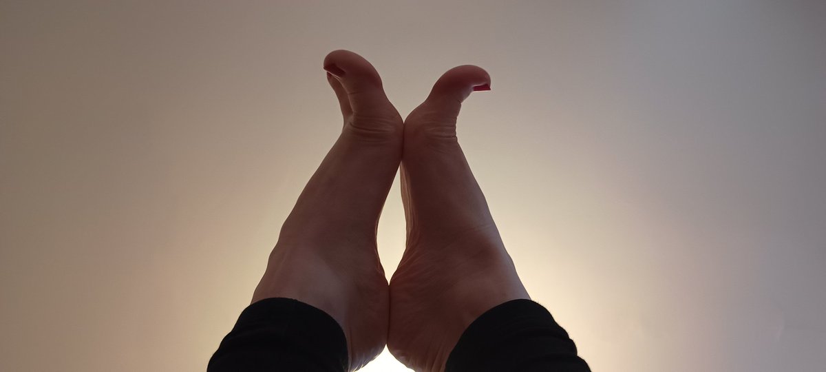 sweetfeetbubble's tweet photo. The possibilities...... 

Join me on Tiktok https://t.co/y01eaZ1NdG

Join me on only fans 
https://t.co/6ed7oxHLtS

Bow down and kiss them 🥵👣💦

#onlyfans #feet #feetfethish #feetpic #feetpicsforsales #feetseller #feetselling #toes #onlyfansbabe https://t.co/58kddGh3Lx