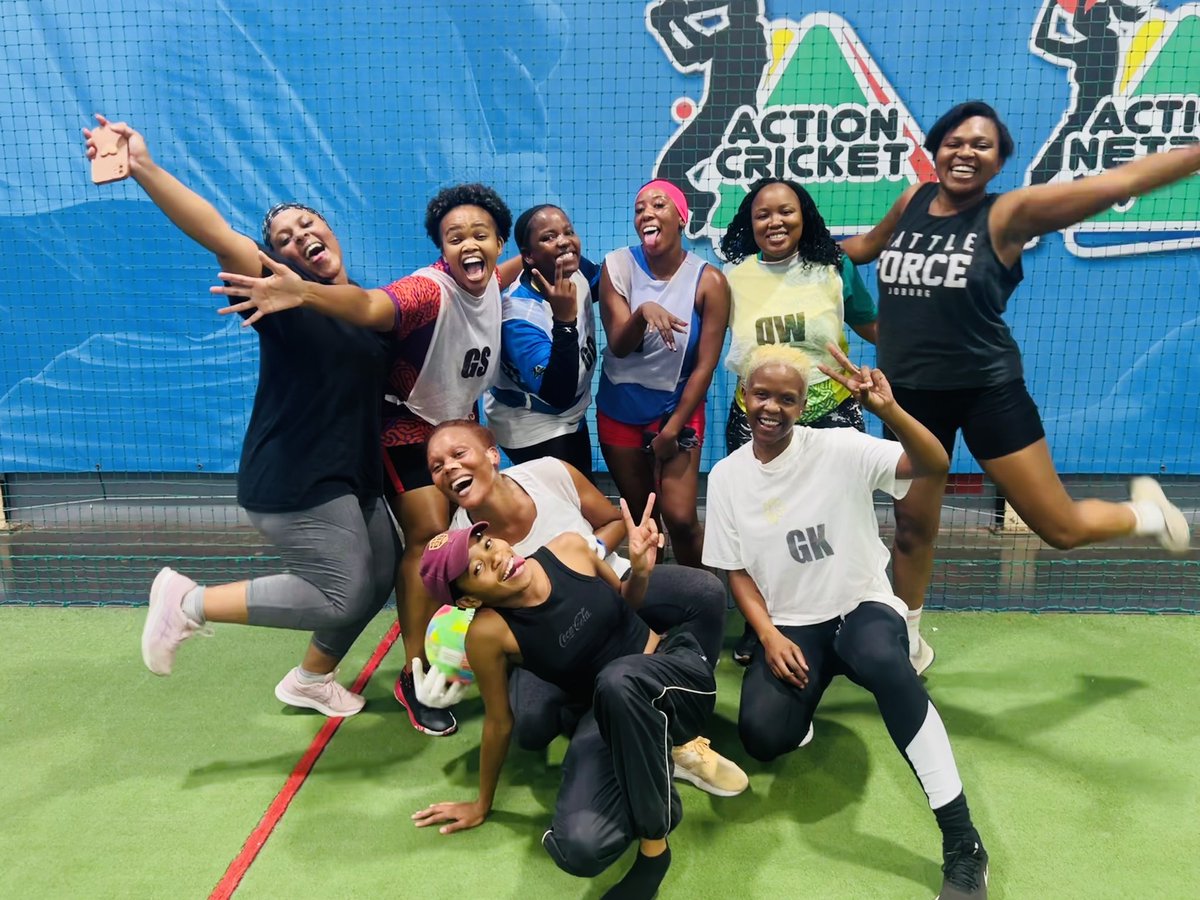 maponya_mantsha's tweet photo. On Wednesdays we play netball โจ๐๐พ My girls ๐ธ #FetchYourBody2023 #RunningWithTumiSole #RunningWithSoleAC #Netball #ActionNetball https://t.co/3saaC9hjoj