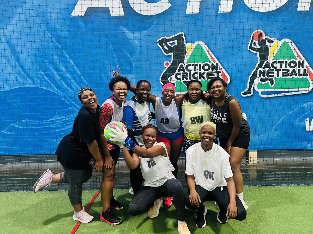 maponya_mantsha's tweet photo. On Wednesdays we play netball โจ๐๐พ My girls ๐ธ #FetchYourBody2023 #RunningWithTumiSole #RunningWithSoleAC #Netball #ActionNetball https://t.co/3saaC9hjoj