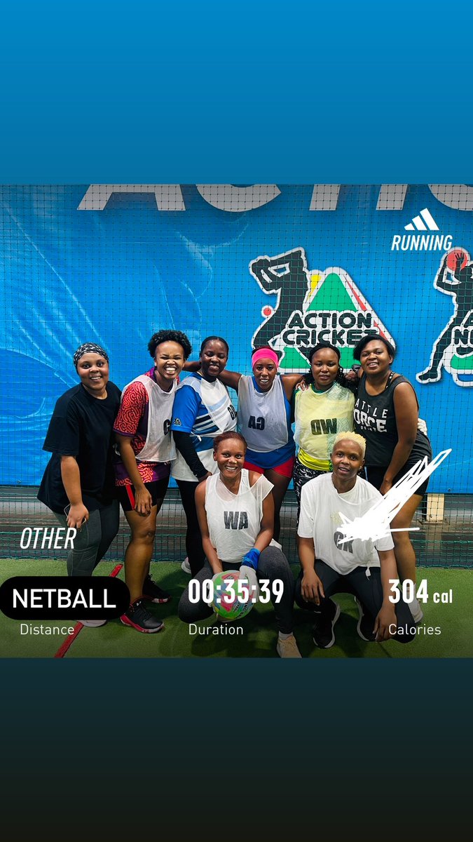 maponya_mantsha's tweet photo. On Wednesdays we play netball โจ๐๐พ My girls ๐ธ #FetchYourBody2023 #RunningWithTumiSole #RunningWithSoleAC #Netball #ActionNetball https://t.co/3saaC9hjoj