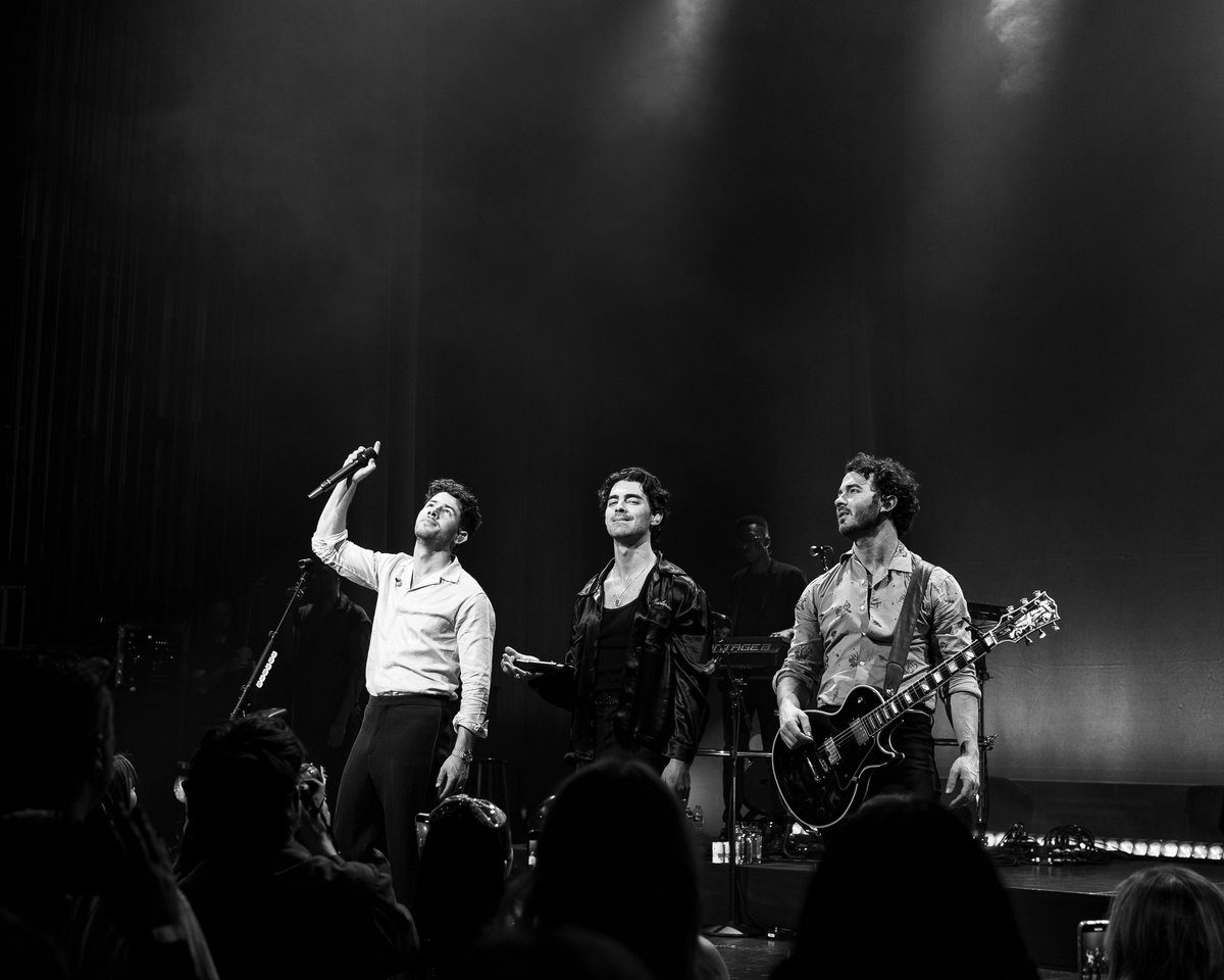 jonasbrothers's tweet photo. Broadway Night 1 in the books! Who are we seeing tonight at A Little Bit Longer? https://t.co/Dv6q2eK7Ka