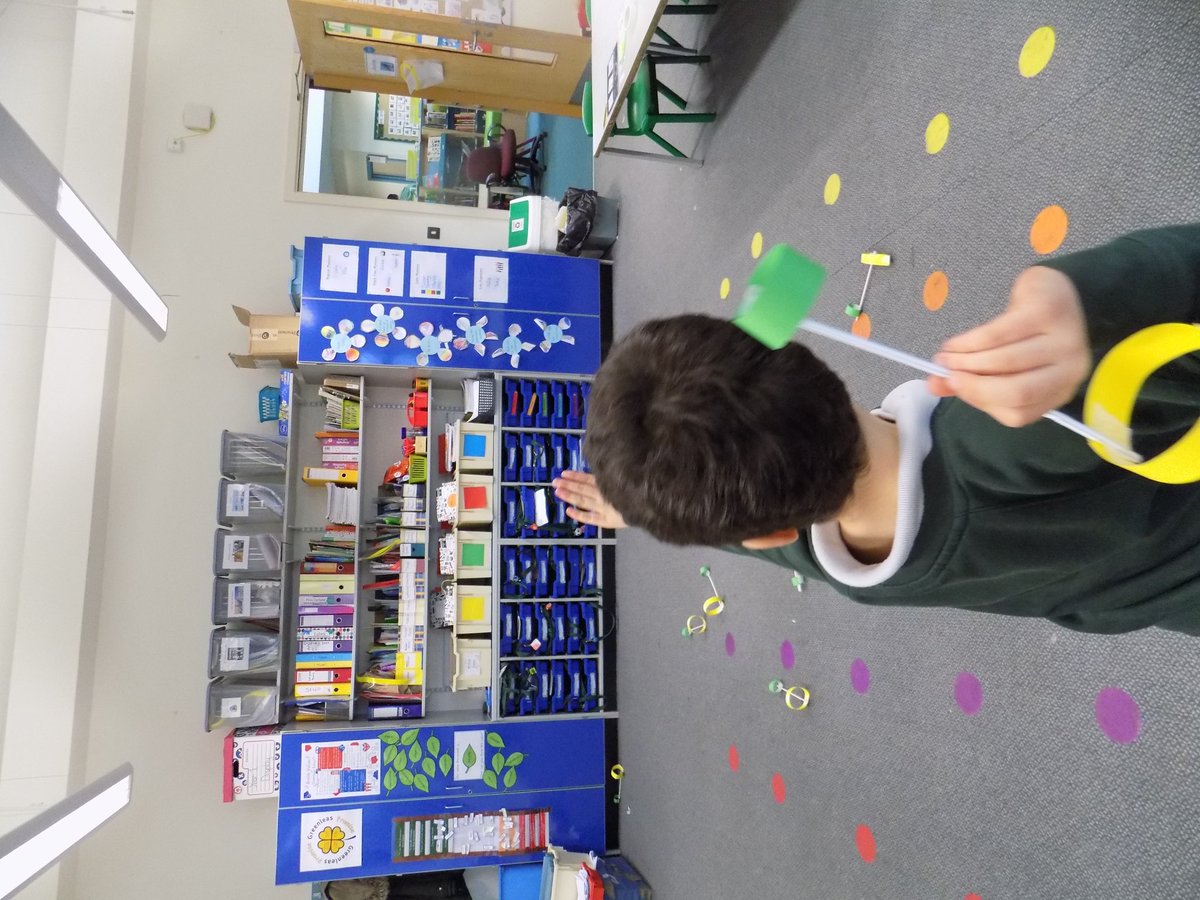 GreenleasSchool's tweet photo. Science Week - Today at Kestrel Way, Year 1 made their own paper aeroplanes and hoop gliders then competed for the greatest distance flown! https://t.co/EtOQyqnmu1