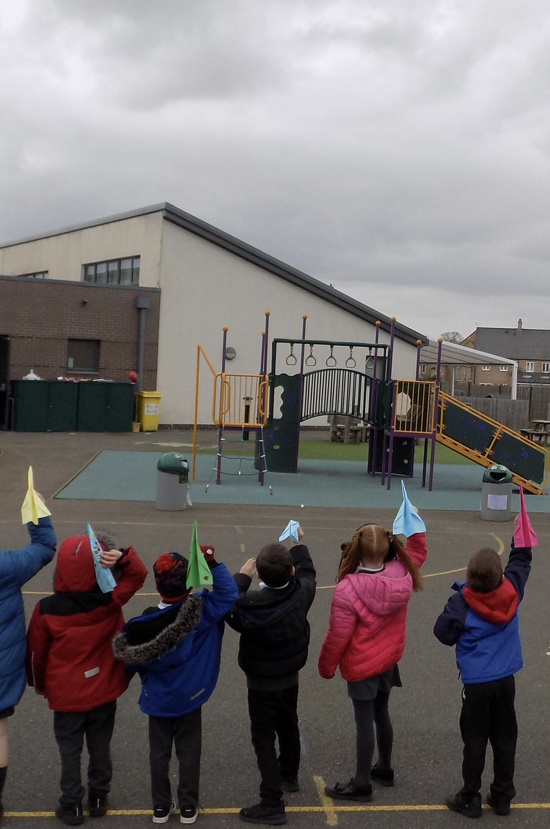 GreenleasSchool's tweet photo. Science Week - Today at Kestrel Way, Year 1 made their own paper aeroplanes and hoop gliders then competed for the greatest distance flown! https://t.co/EtOQyqnmu1