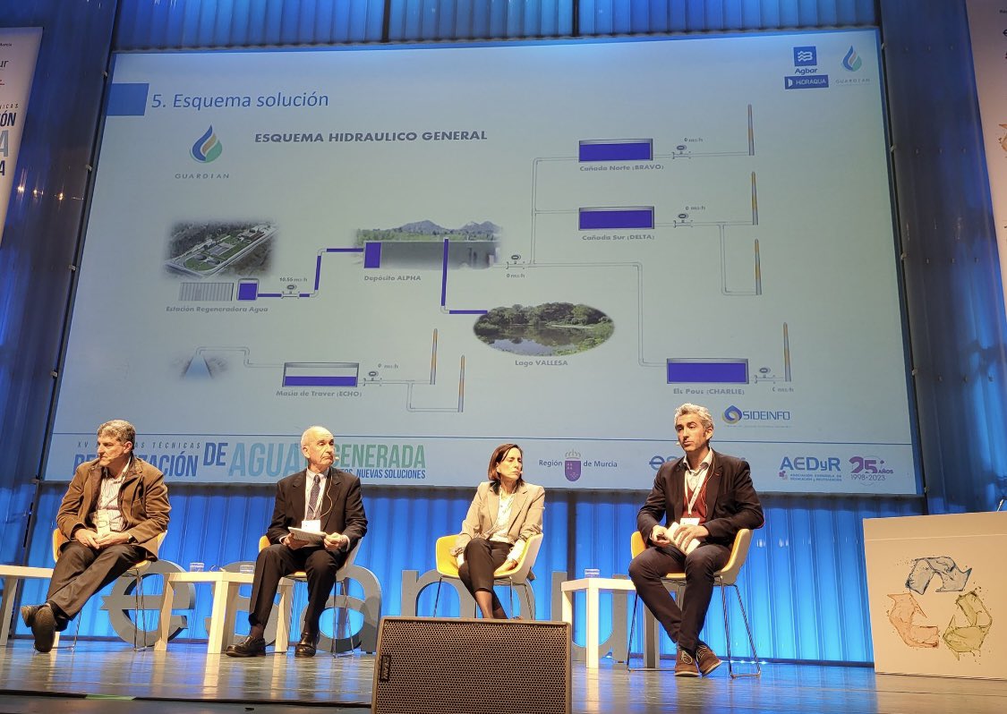 esamur_aguas's tweet photo. 👨🏻💻@ABJavierSantos, Director de tratamientos y #economíacircular de @Agbar explica el proyecto en #Valencia para utilizar agua regenerada para la extinción de 🔥#incendios #ProyectoGuardian #incendios💦 #agua @Guardian_UIA https://t.co/R5VCZcfd3Q
