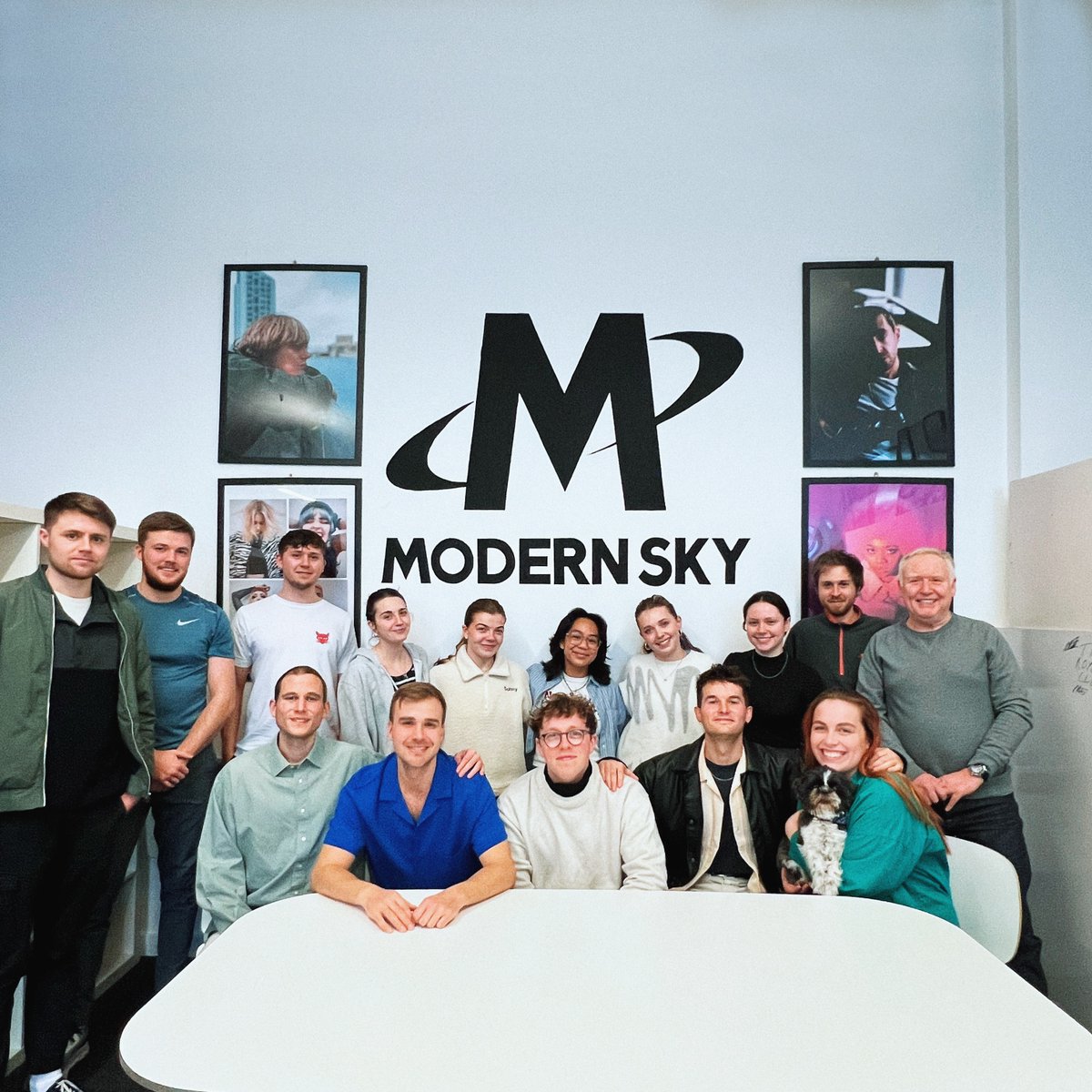 We just signed a record deal! ✍🏻🎉

Beyond excited to have signed to <a href="/ModernSkyUK/">摩登天空Modern Sky</a>  working alongside <a href="/virginmusic/">Virgin Music Group</a>  ❤️ 
We’ve worked so hard to get to this next chapter, so we're feeling proud! The real work with this great team starts here.. and YES, there deco.os.fan