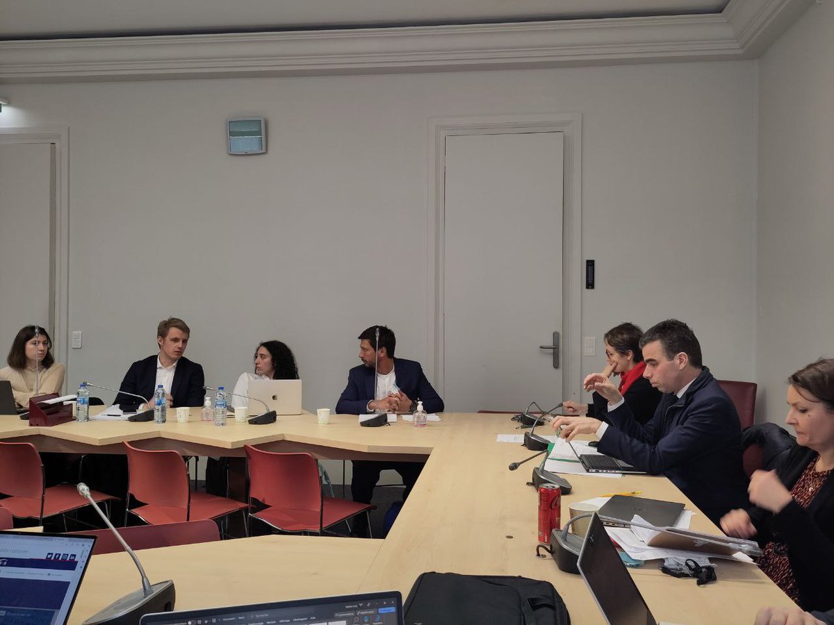 _EvaSas's tweet photo. Une partie de l'épargne salariale finance les énergies fossiles, sans que l'épargnant en soit informé.
Pour la mission "partage de la valeur" avec @l_margueritte, nous recevons @ReclaimFinance et @rift_app pour étudier comment orienter l'épargne salariale vers un meilleur impact. https://t.co/h5WSGxydR5