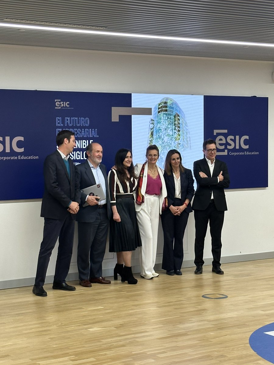 🌎🌱Comenzando el evento “El futuro empresarial sostenible del siglo XXI:
Claves para el liderazgo, la competitividad y la gestión empresarial” en @ESICEducation  con <a href="/nupizarrocas/">Nuria Pizarro</a>