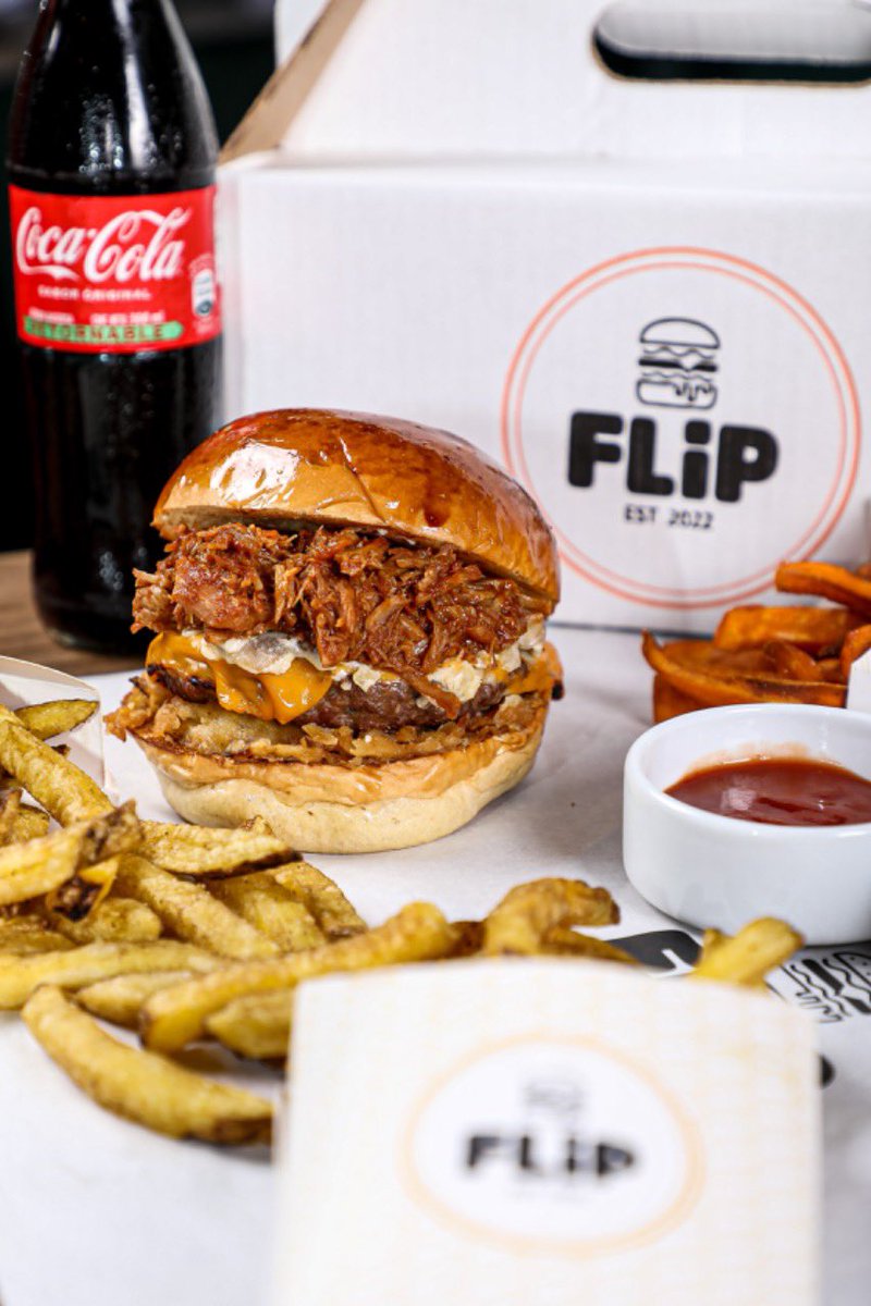 Flipburger2022's tweet photo. Nada mejor que una pulled burger 🤤 https://t.co/hURufhRbfY