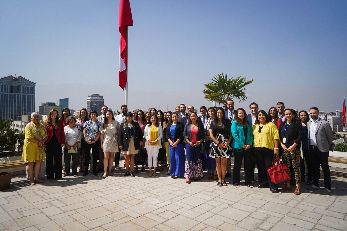 Acaba de finalizar la primera reunión de la Mesa de Comercio Inclusivo del Sector Público de 2023, que contó con la participación de la Subsecretaria <a href="/clausanhueza/">Claudia Sanhueza 🌳🇨🇱</a> y representantes de 23 servicios.

#Subrei
#ComercioInclusivo