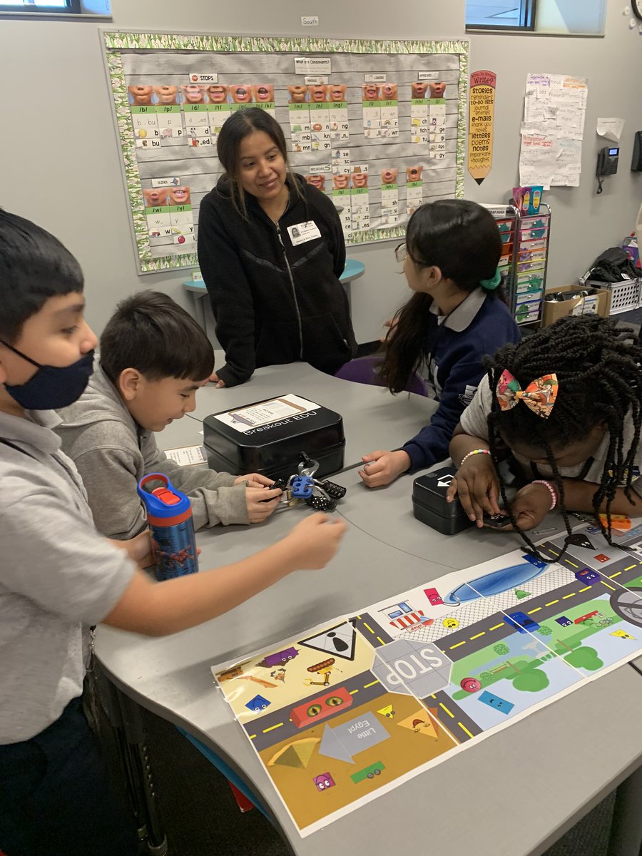 lagosherlock's tweet image. March Family Engagement Day was a hit! Thanks to our district coaches, Camille Salas and Sandra Nevárez, for teaching our families how to utilize iReady resources at home. More thanks to Linda Parsinen for assisting with Breakout Edu challenges! @D99Cicero
