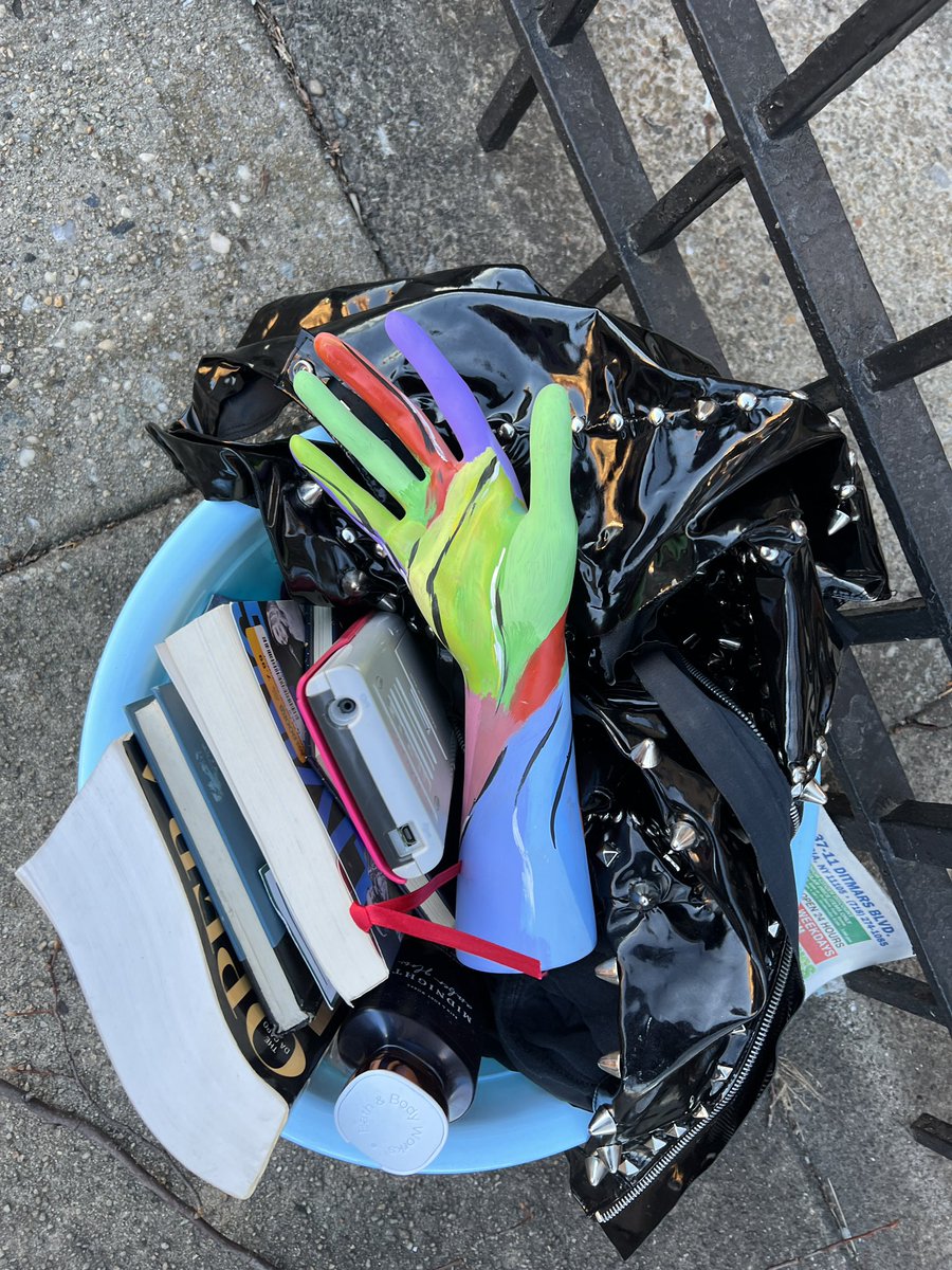 hanjonford's tweet photo. @jwordfish @absidell Will do. In the meantime - keep your eyes out on trash day. The streets giveth. 

To wit: if you needed a ti84 or some weird hand- it would be your lucky day. https://t.co/a2DYHob51O