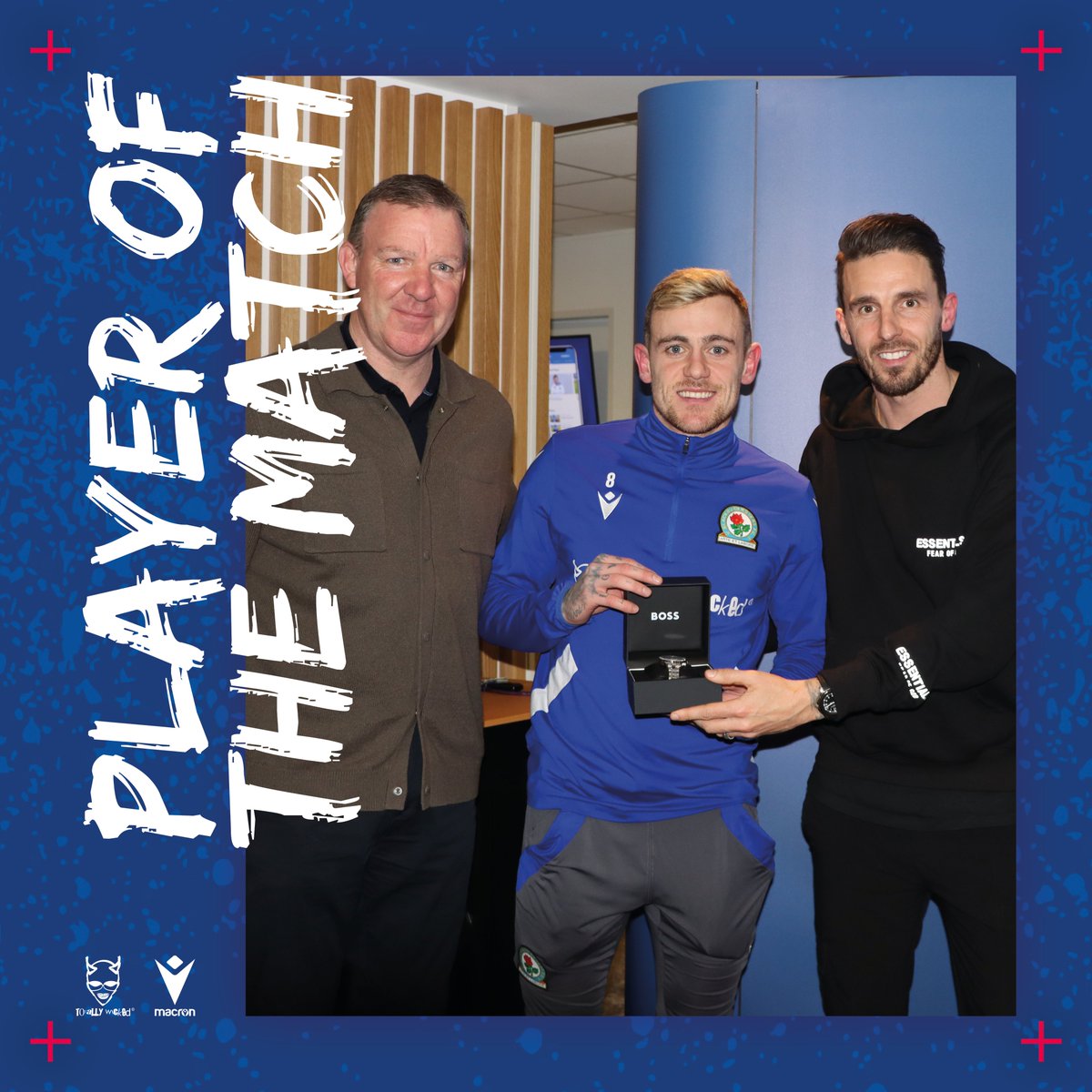 ⌚️ Tonight's <a href="/pjthejeweller/">Peter Jackson the Jeweller</a> Player of the Match was <a href="/SamSzmodics/">Sam Szmodics</a>.

He was presented with his award by former Rovers Alan Kelly and Matt Derbyshire. 👏

#ROVvREA | #Rovers 🔵⚪️