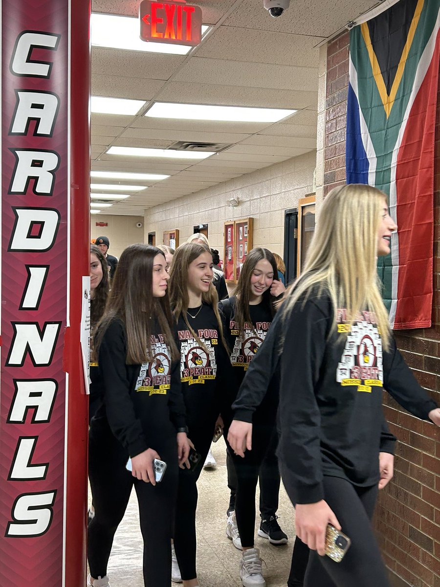 BHS_CardinalFB's tweet photo. Good luck to the @BentonLadyHoops as they head to state for the 3rd year in a row!! Bring it home!!! S/O to Coach Michaels! #cardstrong https://t.co/2UvmgP3ZUL