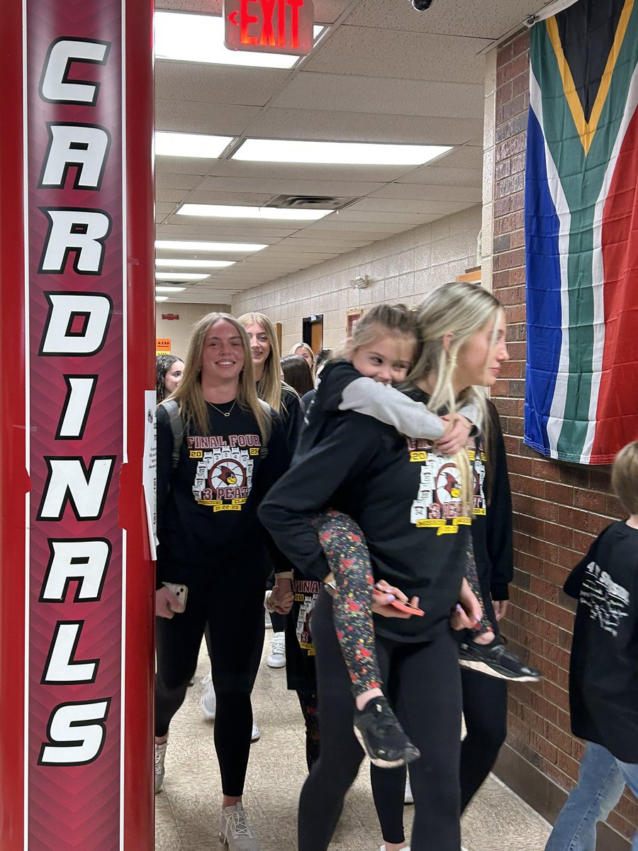 BHS_CardinalFB's tweet photo. Good luck to the @BentonLadyHoops as they head to state for the 3rd year in a row!! Bring it home!!! S/O to Coach Michaels! #cardstrong https://t.co/2UvmgP3ZUL