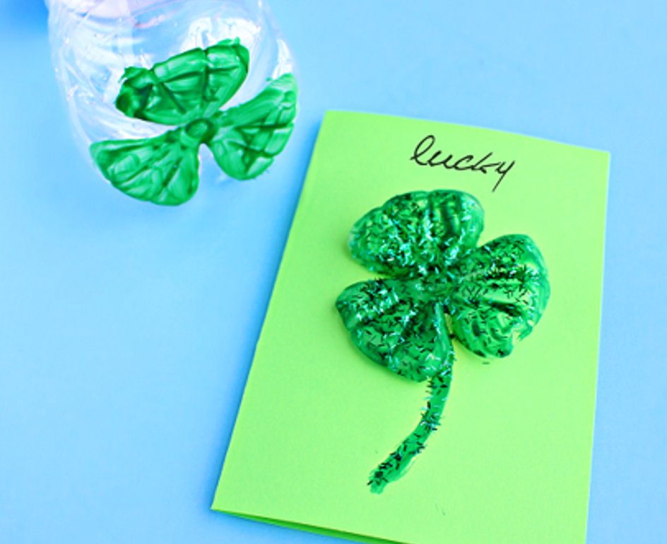 HoustonTrash's tweet photo. Do you need a last-minute shamrock? Grab a plastic water bottle, green paint, & recycled paper and youโre good to go! This could be an easy craft for kids to make as well. ๐๐ https://t.co/0RQI2A5UyZ
#CraftsWithKids #Upcycle #RecycleRight #HolidayTip #HoustonRecycles https://t.co/nHW3kfniYF