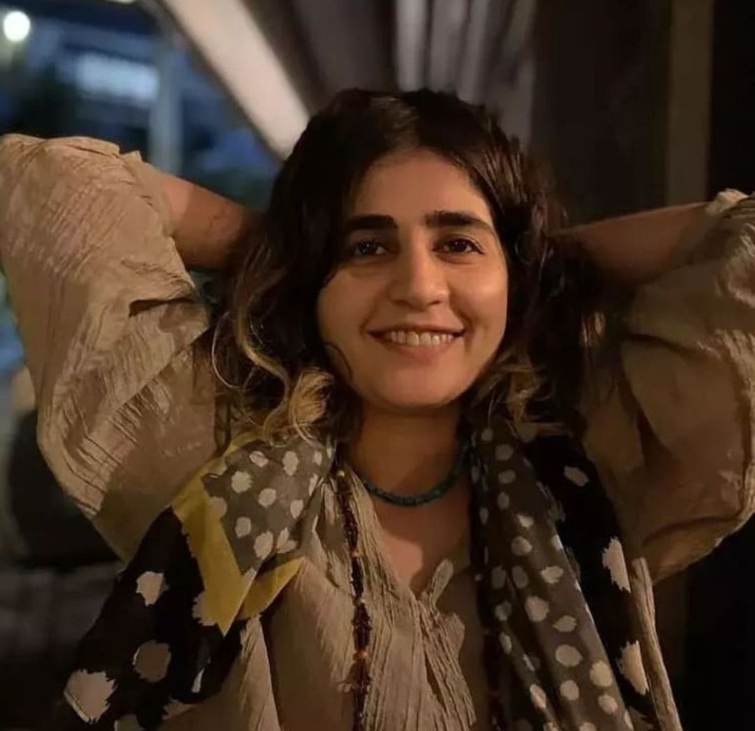 #Iran #Tehran
❗️now: 
 A few minutes ago, some cars of uniformed security agents attacked a car carrying #SepidehQolian on the road from #Qom to #Arak (on the way from Tehran to #Dezful) and separated her from her family took her away.

#SepidehQoliyan 
#MahsaAmini‌ 
#JinaAmini…