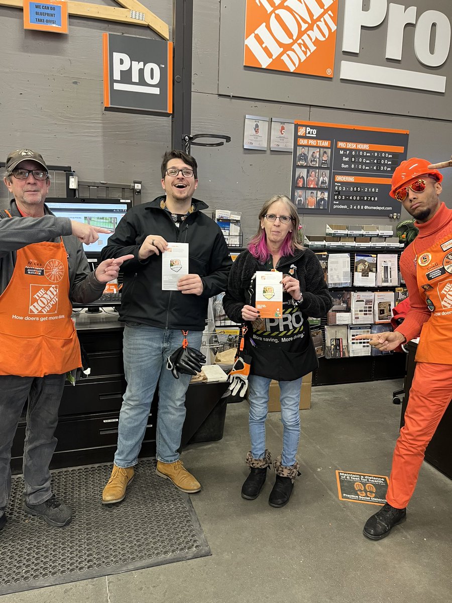 THE ORANGE RUNS DEEP!CONGRATS TO PRO DESK NICK & NANCY ON PLATINUM & GOLD TOO!!! @SpragueVal @JoshSirois5 @stevenlongmoor1 @whipplenh @marantes1 #SpringSpiritWeek #KeeneTheDream #HomeDepot