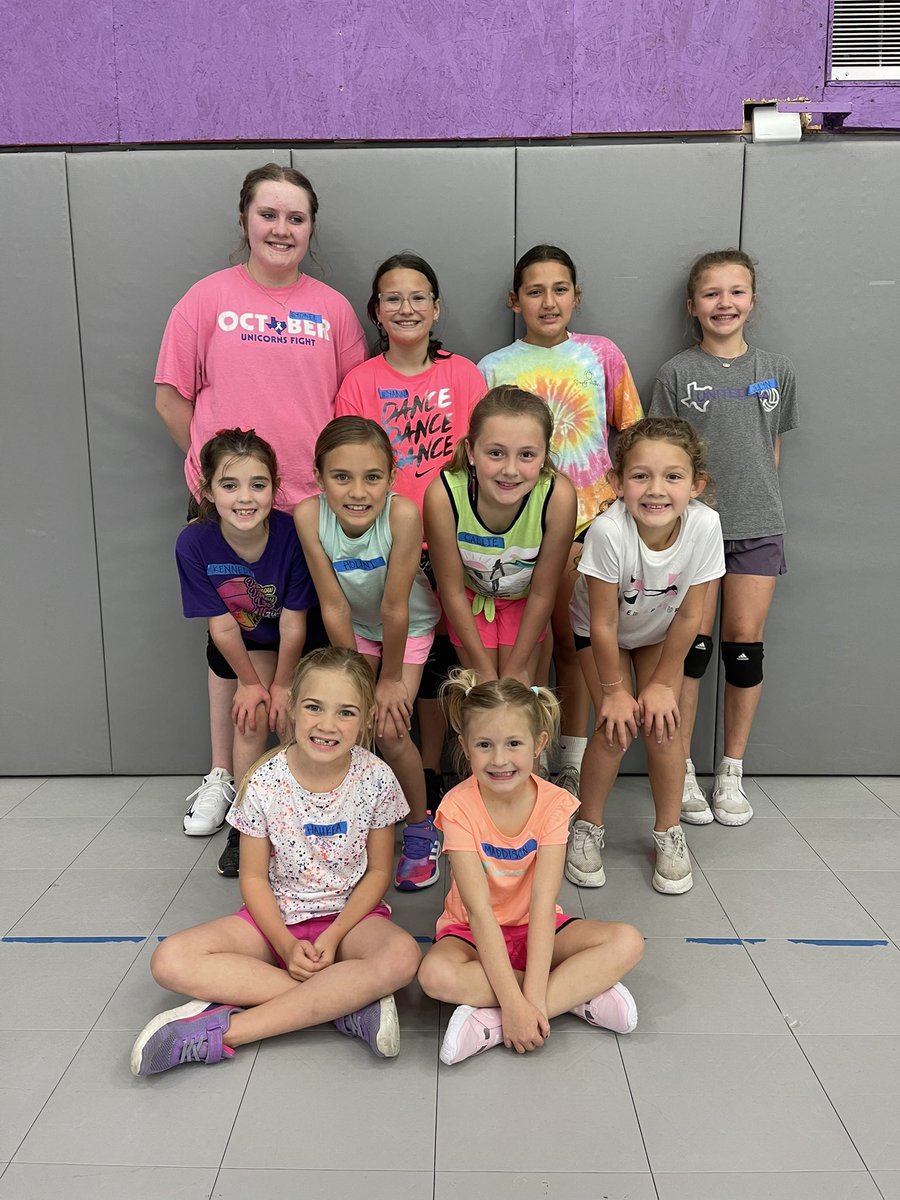 UnitedVba's tweet image. We had a blast today at the Spring Break Skills clinic 💜🏐👏 #youthvb #unitedvba #youthskills #springbreak