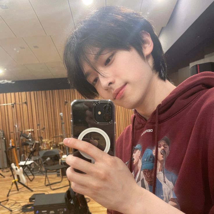 fairitlee's tweet image. ㅤ    ㅤ  ꒰੭ㅤ 𓂂ㅤֺㅤ꒰ㅤhai haiㅤ꒱ㅤㅤׅ୨୧
holaa, aquí llegó un nuevo böt de gaon, para recordarte que él y xh te aman mucho.
si me necesitas puedes @ o hablarme al dm.