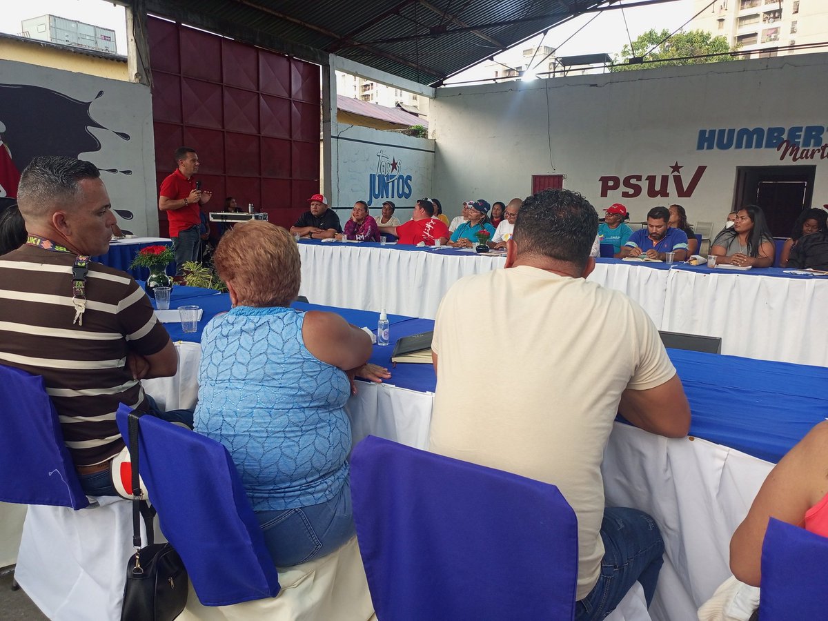HumbertoMarte_'s tweet photo. Es importante destacar, que estas acciones están enmarcadas en el Plan de Desarrollo Integral Comunitario anclado al 1x10 del Buen Gobierno. 
#ChávezHechoMillones https://t.co/GJCdcQ6Ru5