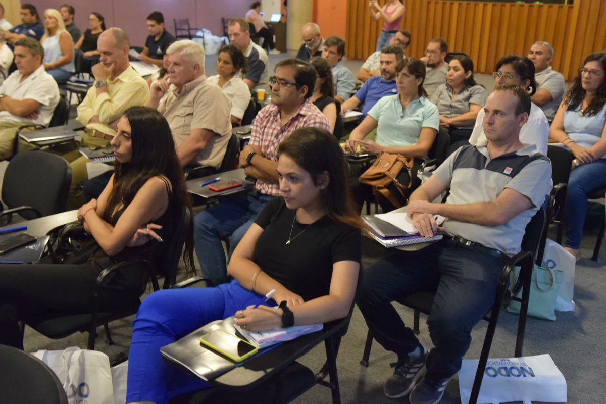 nodotec_sde's tweet photo. Dió inicio el encuentro de Coordinadores de Ejes y de Áreas para la elaboración del Plan Estratégico de Ciencia, Innovación y Tecnología de Santiago del Estero en el #Nodo https://t.co/0YfJQ6pg1W
