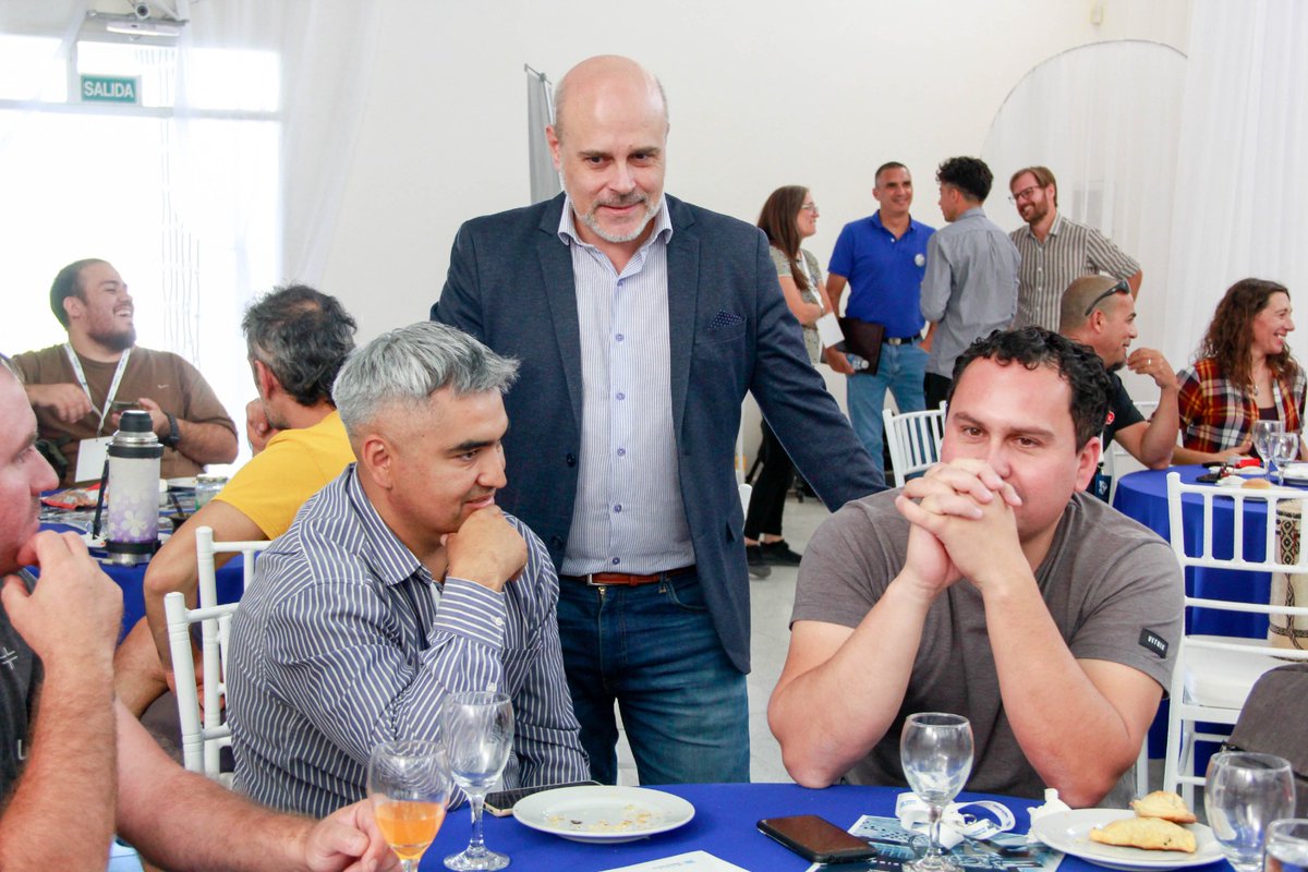 rtn_neuquen's tweet photo. Finalizó la primera jornada del encuentro de medios de la red provincial de RTN! https://t.co/OeZFN7qS2z