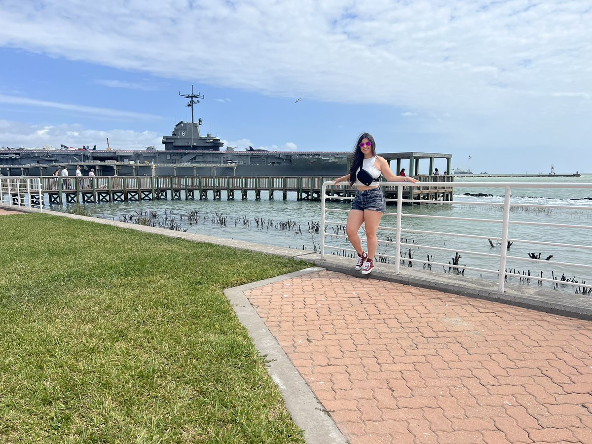ZammyEstrada's tweet photo. #teachersonspringbreak https://t.co/M5wi3Qri3B
