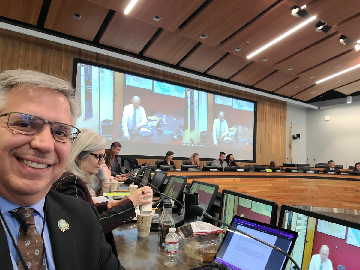 Mayor Juan Gonzalez tweet media