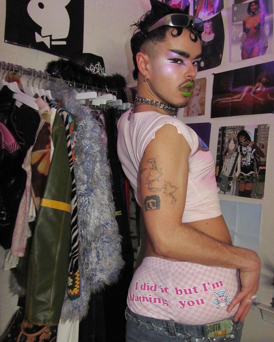 makeup inspired by my kitty shirt 😽🎀