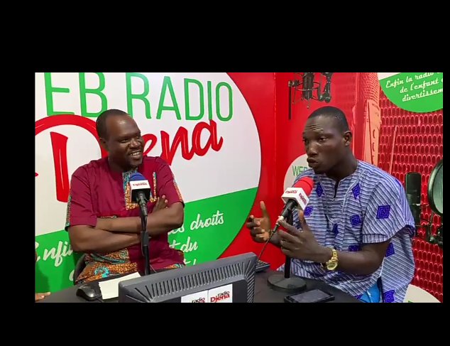 aedemkodjo's tweet photo. Enrichissant débat 🙂🤝🏽 lors de l'émission sportive sur #Radio_Djena ce jour. Nous avons parlé des #Eperviers du @TogoOfficiel . Le Togo sera-t-il à la @CAN2023CIV 2023 ? 🤔 Ou doit-on s'attendre à une 3e élimination de rang ? 😢 https://t.co/0HVLGGj1TJ