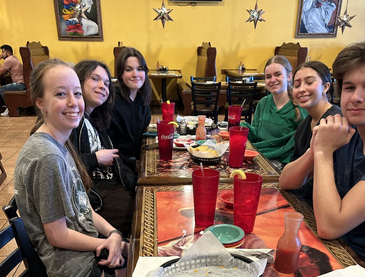 Spanish 2 enjoying a meal together 🌮 Buen provecho 😋 #BeTheWildCard@DCcougarnation