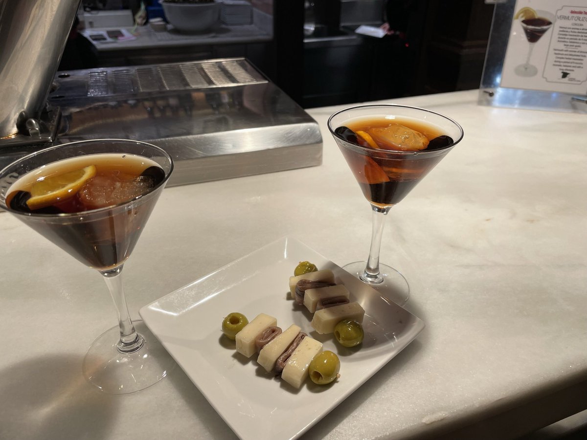 VictoriaMillar7's tweet photo. @Beathhigh Quick vermut at Mercado San Miguel https://t.co/aojeIzmkp2