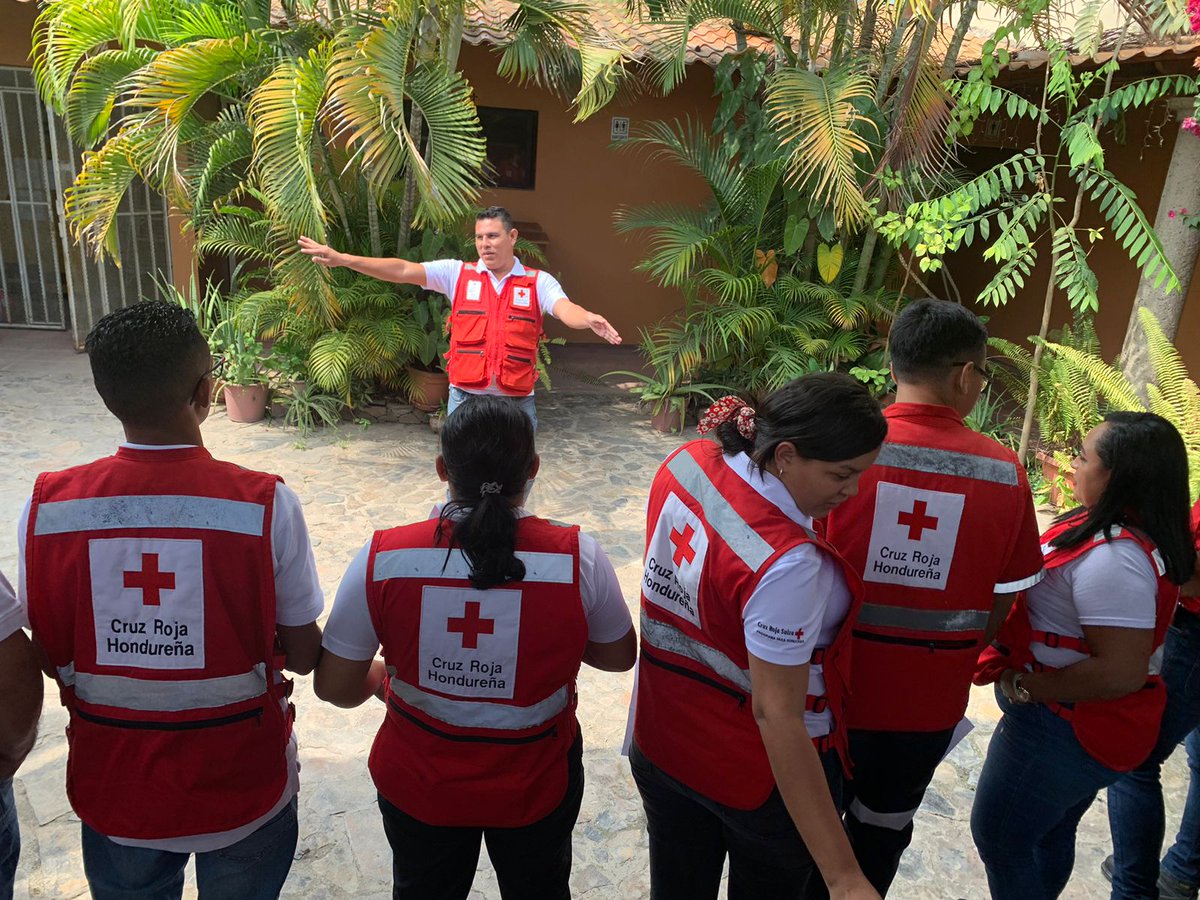 crepdsv's tweet photo. Cruz Roja Hondureña con el soporte de la IFRC realiza del 14 al 17 de marzo el curso de Simulaciones y Simulacros, un total de 16 participantes son parte de la formación, facilitada por Cruz Roja Hondureña y el CREPD, en el marco de la Alianza Programática Piloto de la DG-ECHO. https://t.co/K1Gr2nWsTY