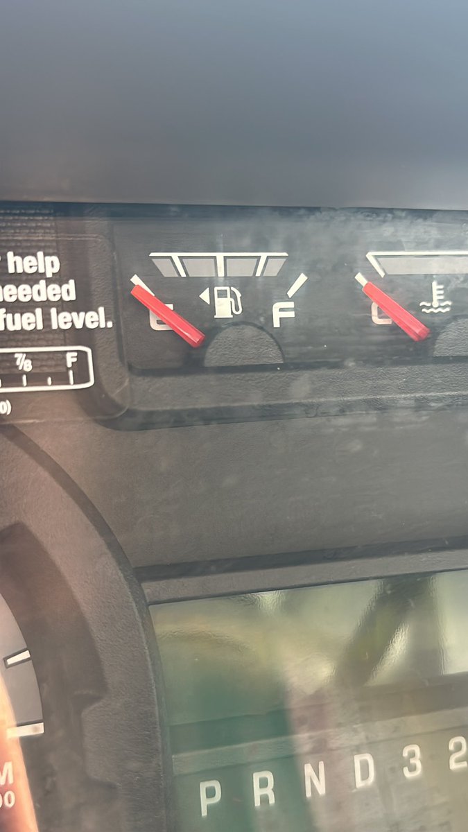 jordanbuckley's tweet image. I know no one’s really doing “I was today years old when…” anymore but holy shit I was today years old when I learned that lil triangle points to what side of the vehicle the gas tank is on. Drove across the country more times than I can count. Learned it today. Wft.